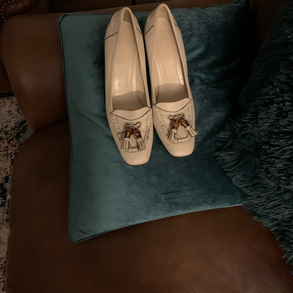 Gucci heeled loafers in white